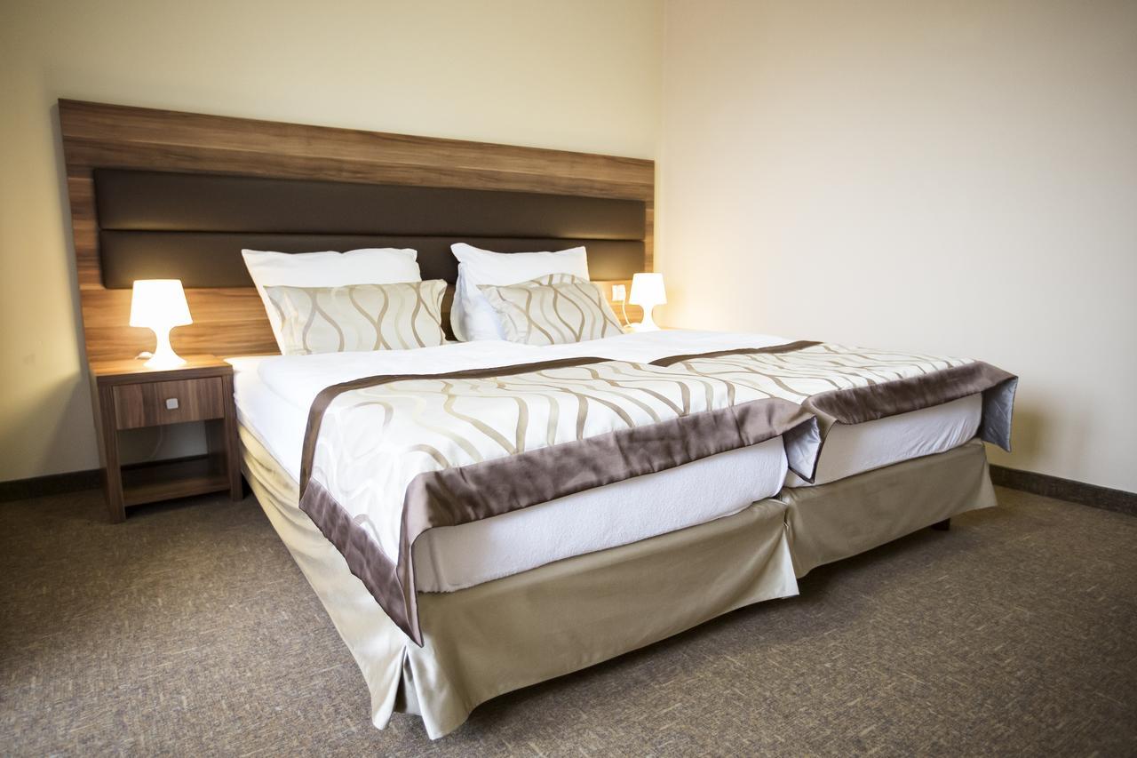 Hotel Beskidian Wegierska Gorka Room photo
